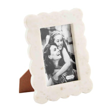 Load image into Gallery viewer, SCALLOP MARBLE FRAME
